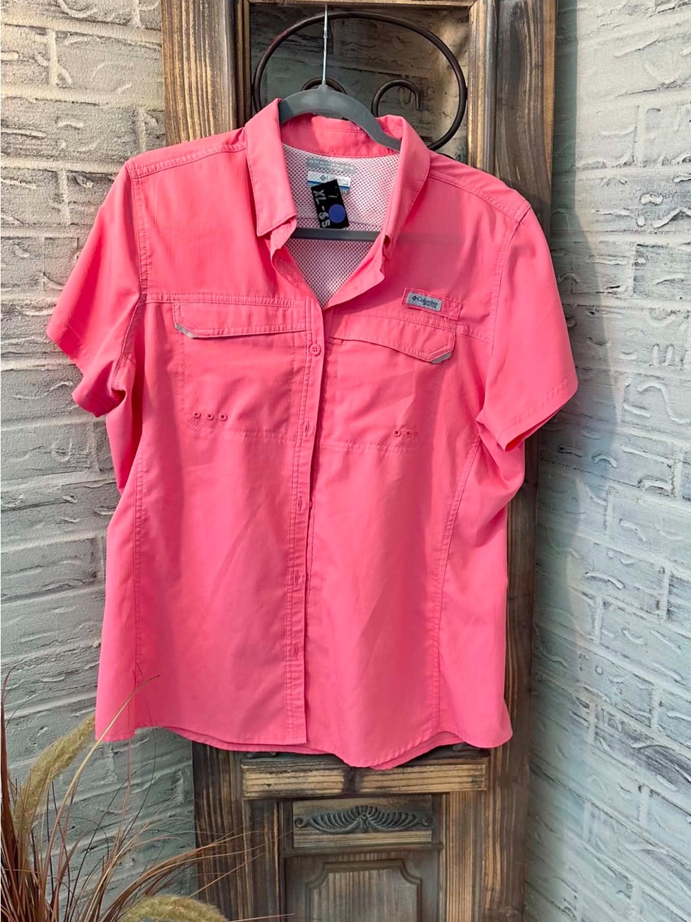 Columbia Coral Pink Short Sleeve Outdoor Shirt